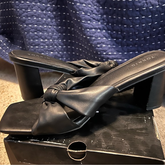 Leather Tie Slide - Picture 3 of 4